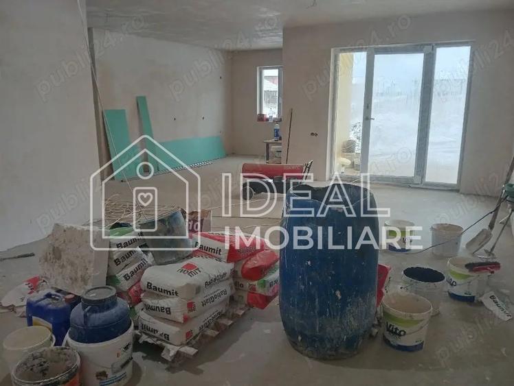 Casă individuală cu 4 camere cu Canalizare în Central