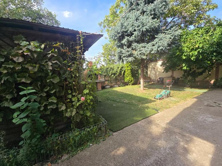Apartament cu 4 camere semidecomandat în Dobroești
