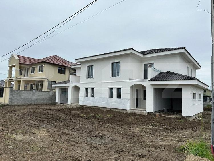 Casă individuală cu 5 camere cu Garaj în Dumbrăvița