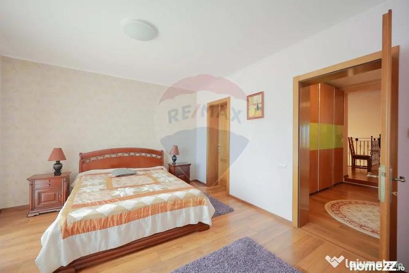 Casă cu 5 camere cu Teren 1000 Mp în Sânmartin