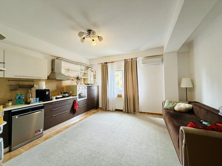 Apartament cu 3 camere decomandat, mobilat în Chiajna