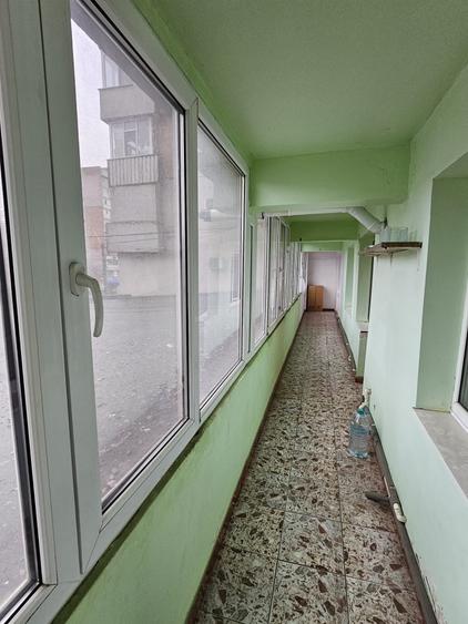 Apartament cu 4 camere decomandat în Micro 18