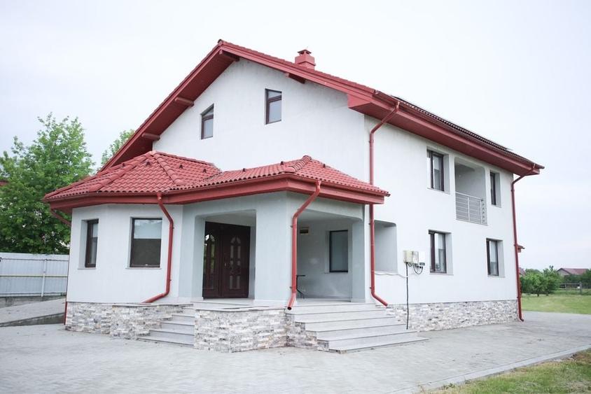 Casă cu 4 camere în Central