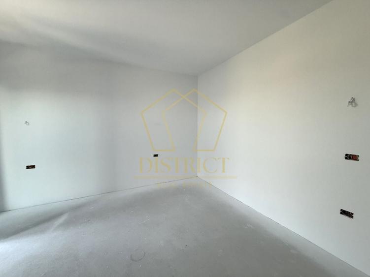 Duplex cu 4 camere cu Canalizare în Covaci