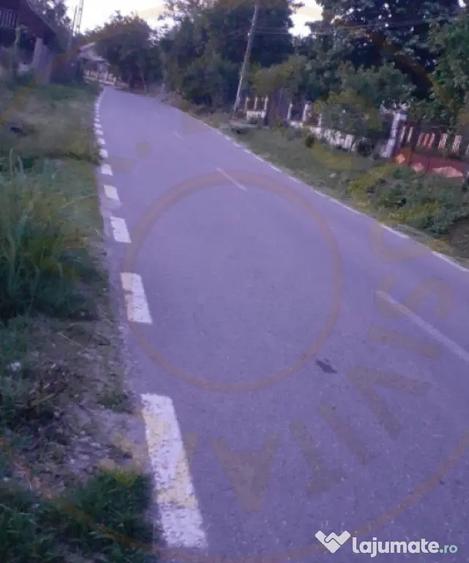 Casă cu 4 camere cu Teren 400 Mp în Călinești