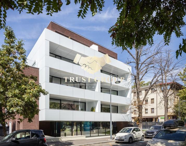 Apartament cu 4 camere decomandat în Kiseleff