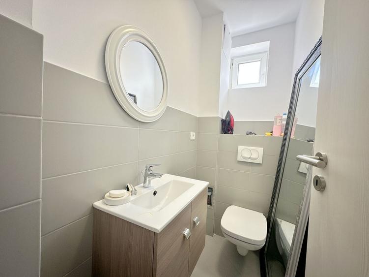 Apartament cu 3 camere decomandat, mobilat în Ultracentral