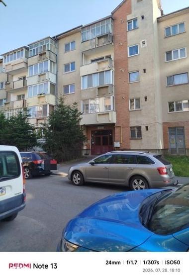 Apartament cu 3 camere decomandat în Central