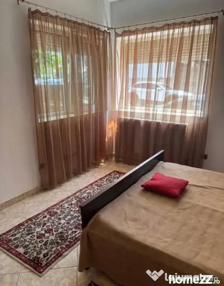 Casă cu 4 camere cu Teren 120 Mp în Trocadero