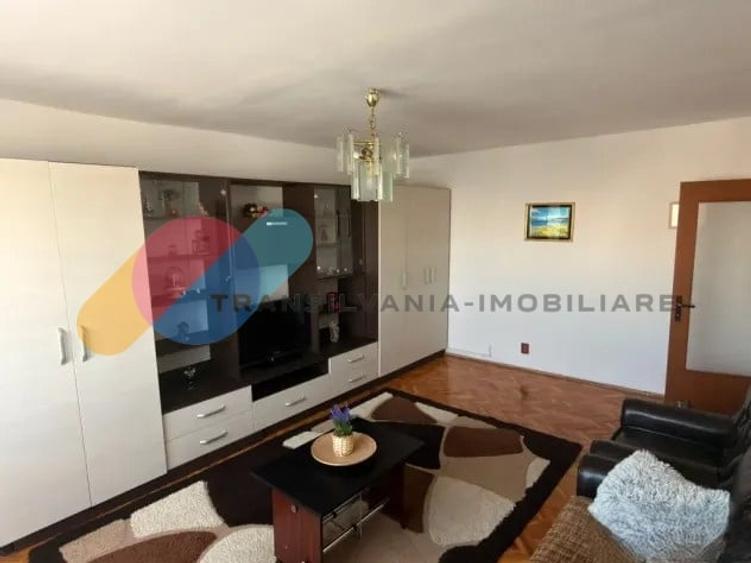 Apartament cu 3 camere semidecomandat, mobilat în Mărăști