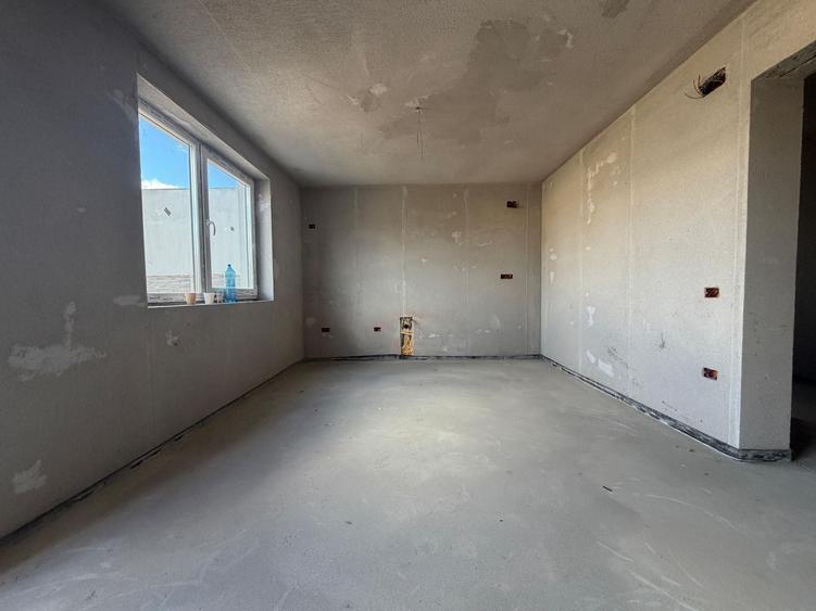 Duplex cu 4 camere cu Canalizare în Dumbrăvița