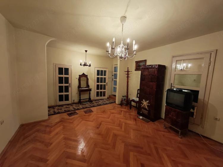 Casă cu 2 camere cu Teren 376 Mp în Elisabetin