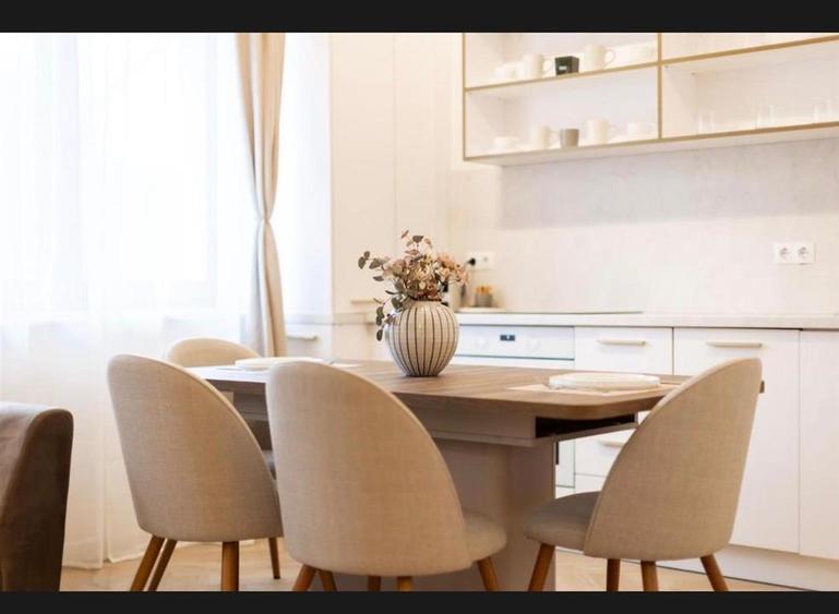Apartament cu 2 camere decomandat în Orașul Vechi