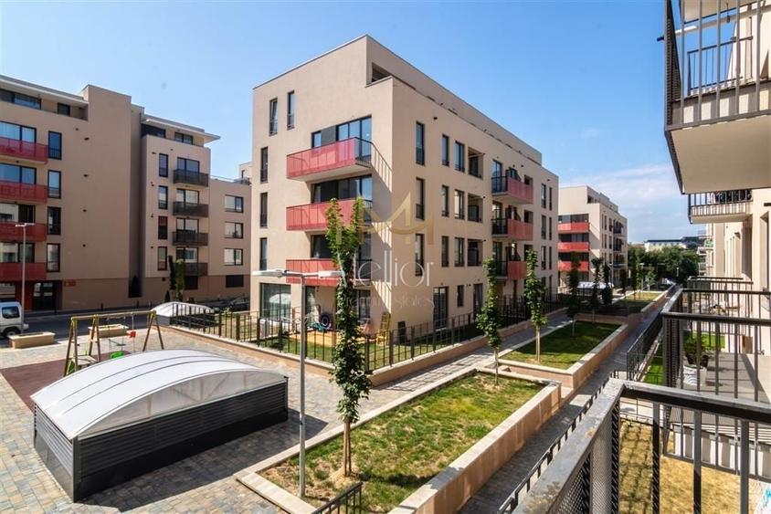 Apartament cu 3 camere semidecomandat în Andrei Mureșanu
