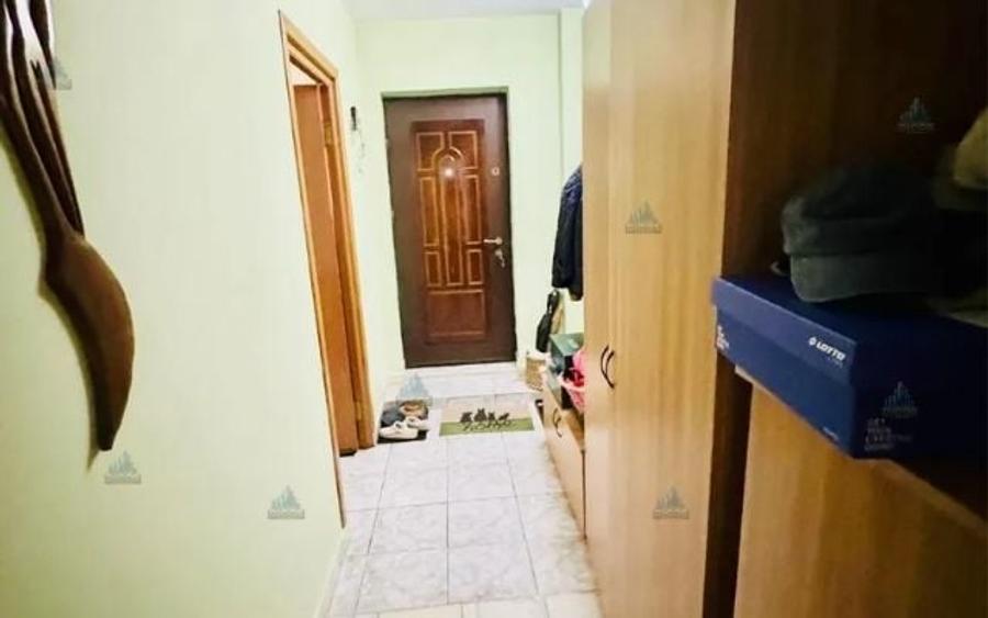 Casă individuală cu 5 camere cu Canalizare în Central