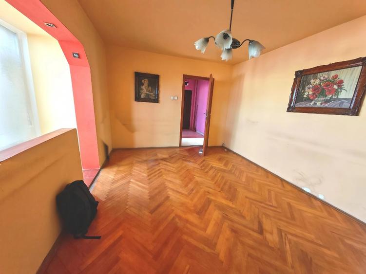 ​Apartament spațios 4 camere + Boxă în CF + Garaj sub bloc | Zona Cetății - Circ - 1