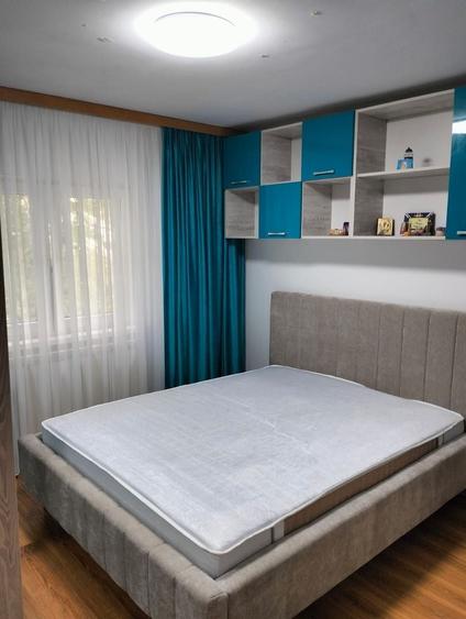 Apartament cu 3 camere decomandat, mobilat în Siderurgiștilor