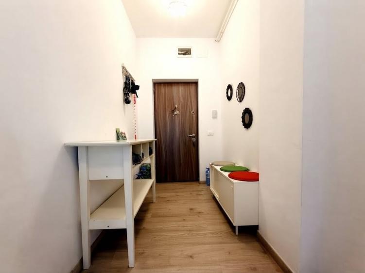 Apartament cu 3 camere decomandat, mobilat în Mamaia-Sat