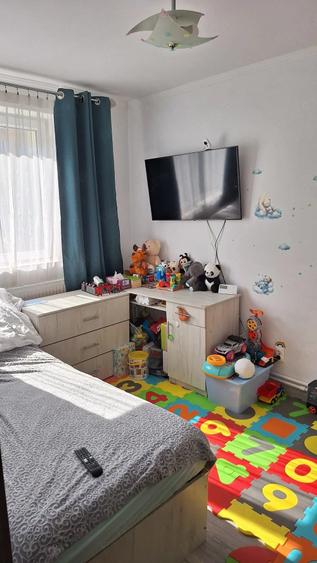 Apartament cu 3 camere nedecomandat în Exterior Vest