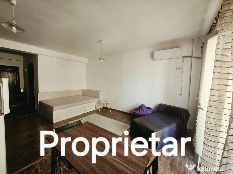 Garsonieră în Roșu