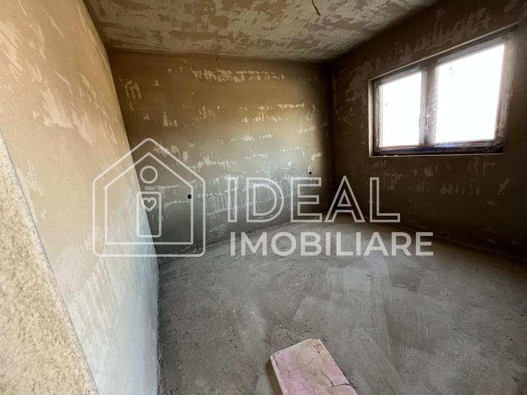 Duplex cu 4 camere cu Canalizare în Șura Mică