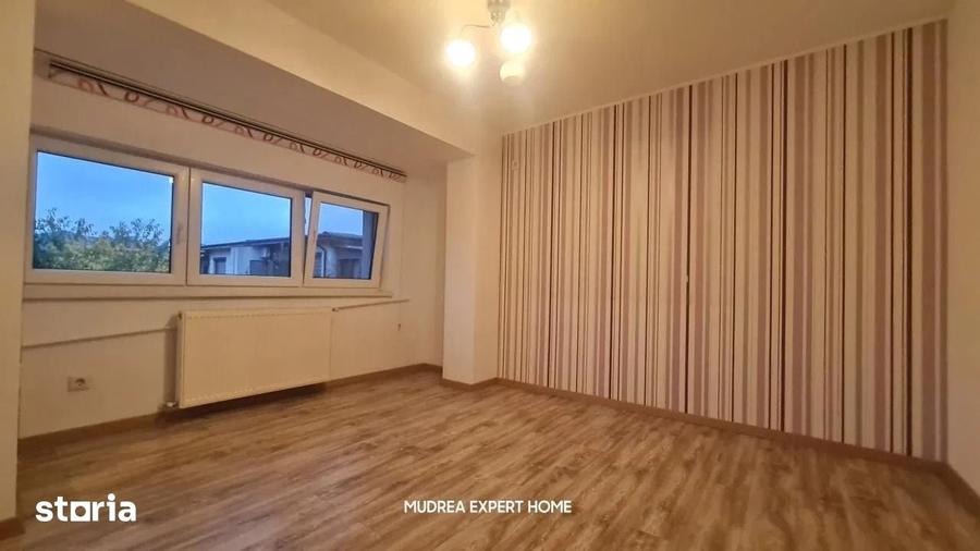 Casă cu 4 camere cu Teren 250 Mp în Central