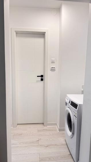 Apartament cu 3 camere semidecomandat, mobilat în Pantelimon