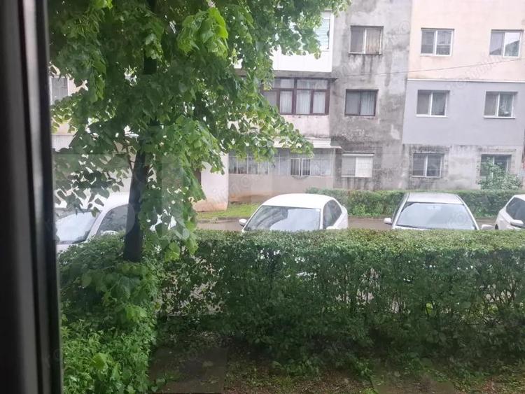 Apartament generos de vanzare - 3