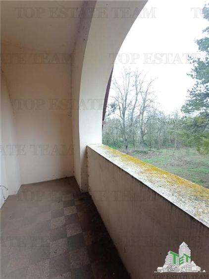 Casă cu 5 camere cu Teren 44100 Mp în Petrăchioaia