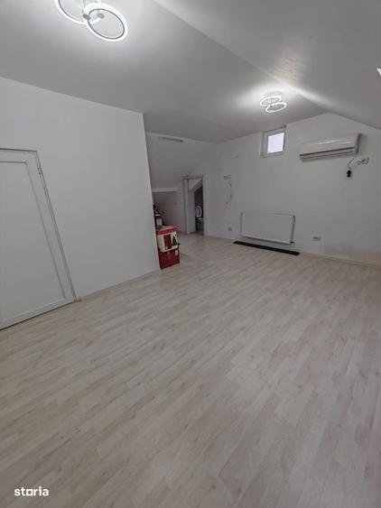 Casă cu 5 camere cu Teren 191 Mp în Central
