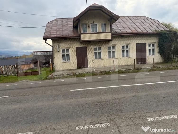 Casă cu 4 camere cu Teren 1300 Mp în Dealu
