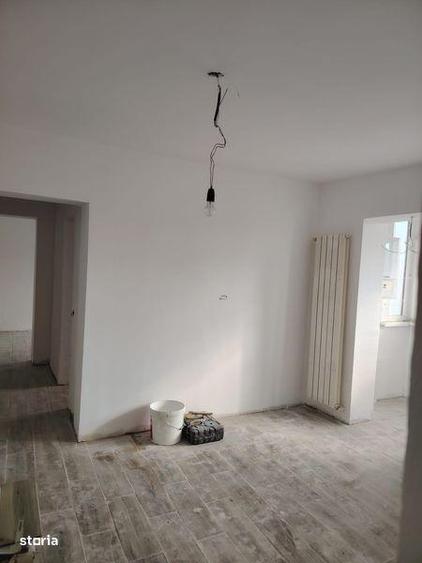Apartament cu 3 camere în Piața