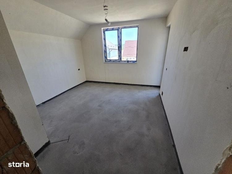 Casă cu 4 camere cu Teren 500 Mp în Central