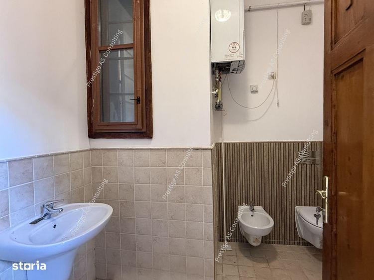 Apartament cu 4 camere, mobilat în P-ța Victoriei