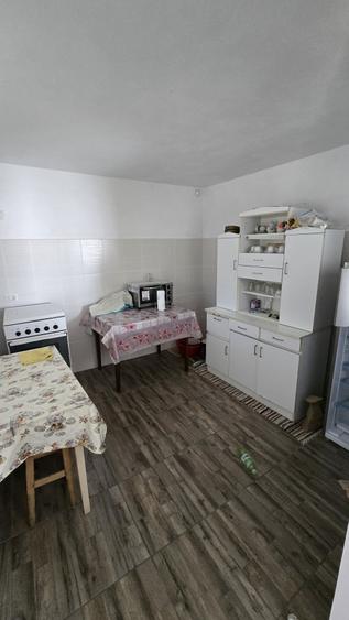 Casă individuală cu 4 camere cu Canalizare în Mărgineni