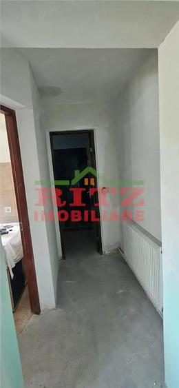 Apartament cu 3 camere în Caracal