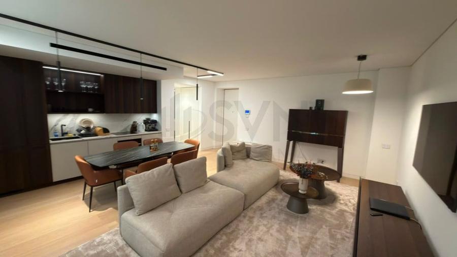 Apartament cu 4 camere semidecomandat în Dorobanți