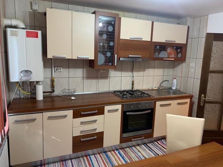 Apartament cu 2 camere decomandat în Fetești-Gară