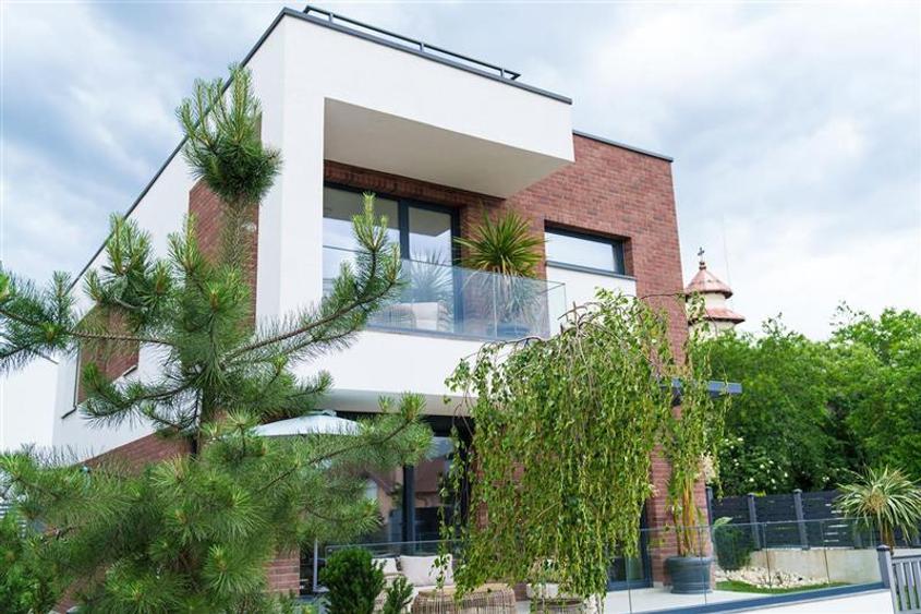 Casă individuală cu 4 camere cu Piscina în Snagov