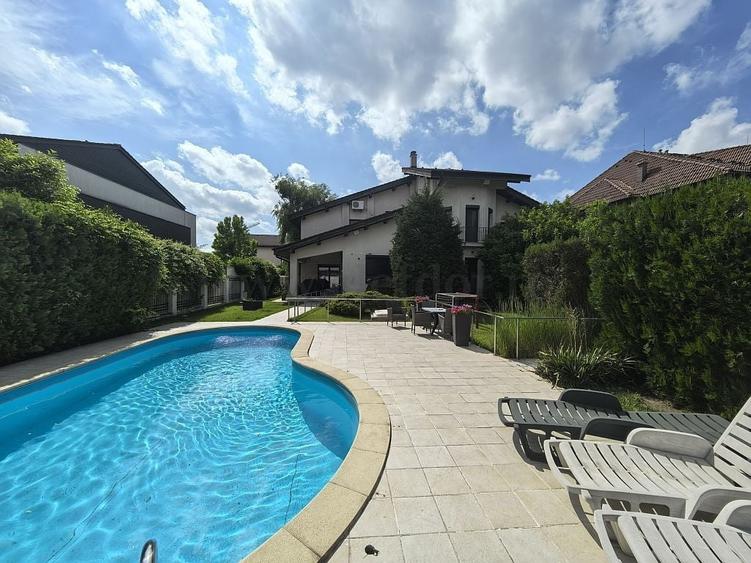 Casă individuală cu 5 camere cu Canalizare în Pipera