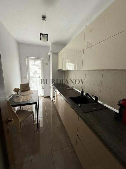 Apartament cu 2 camere decomandat, mobilat în Păcii