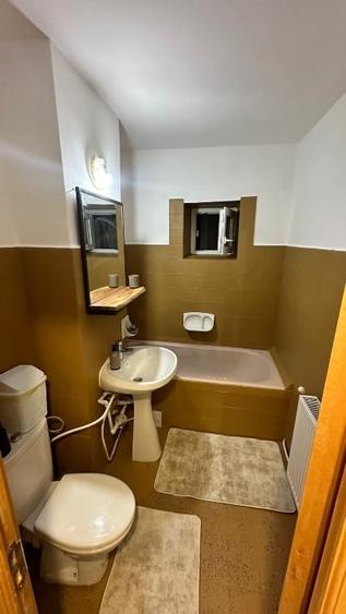 Apartament cu 2 camere decomandat, mobilat în Central