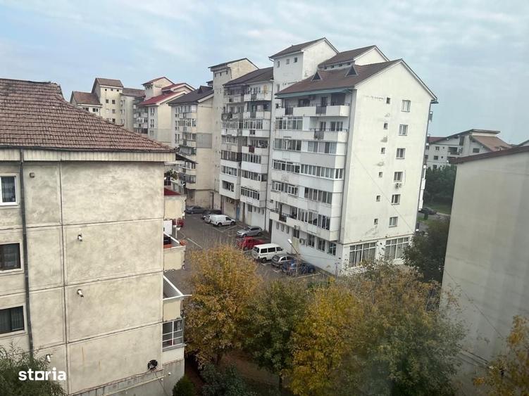 Apartament cu 3 camere în Micro 3