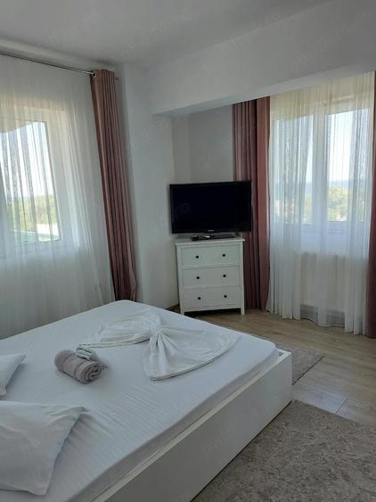 Apartament cu 3 camere semidecomandat în Exterior Vest