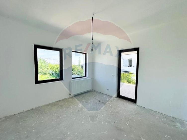 Duplex cu 4 camere cu Teren 268 Mp în Cocani
