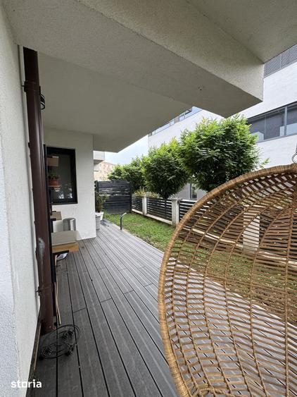 Apartament cu 2 camere, mobilat în Florilor
