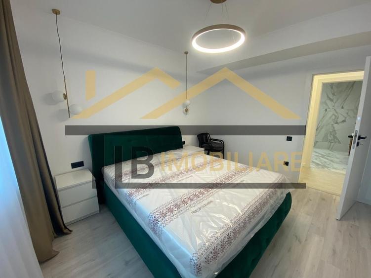 Apartament cu 3 camere semidecomandat în Central