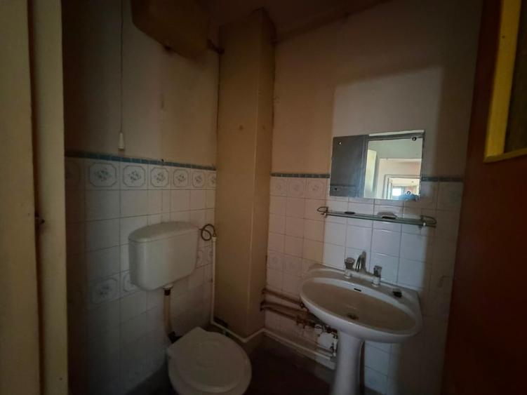 Apartament cu 3 camere decomandat în Militari