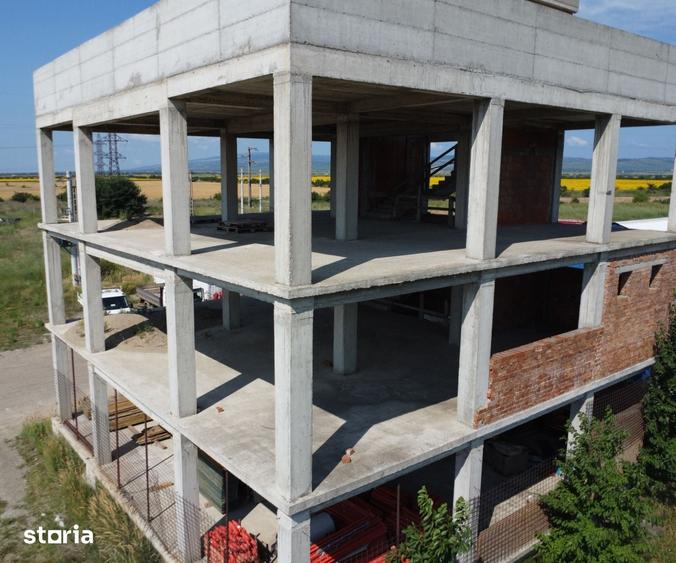 Spațiu comercial, de 730 mp, în Central