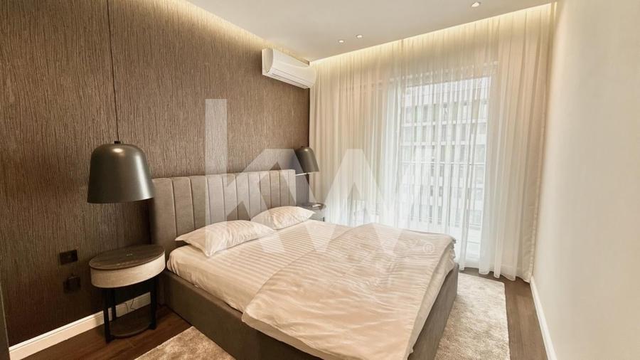 Apartament cu 2 camere decomandat, mobilat în Tractorul